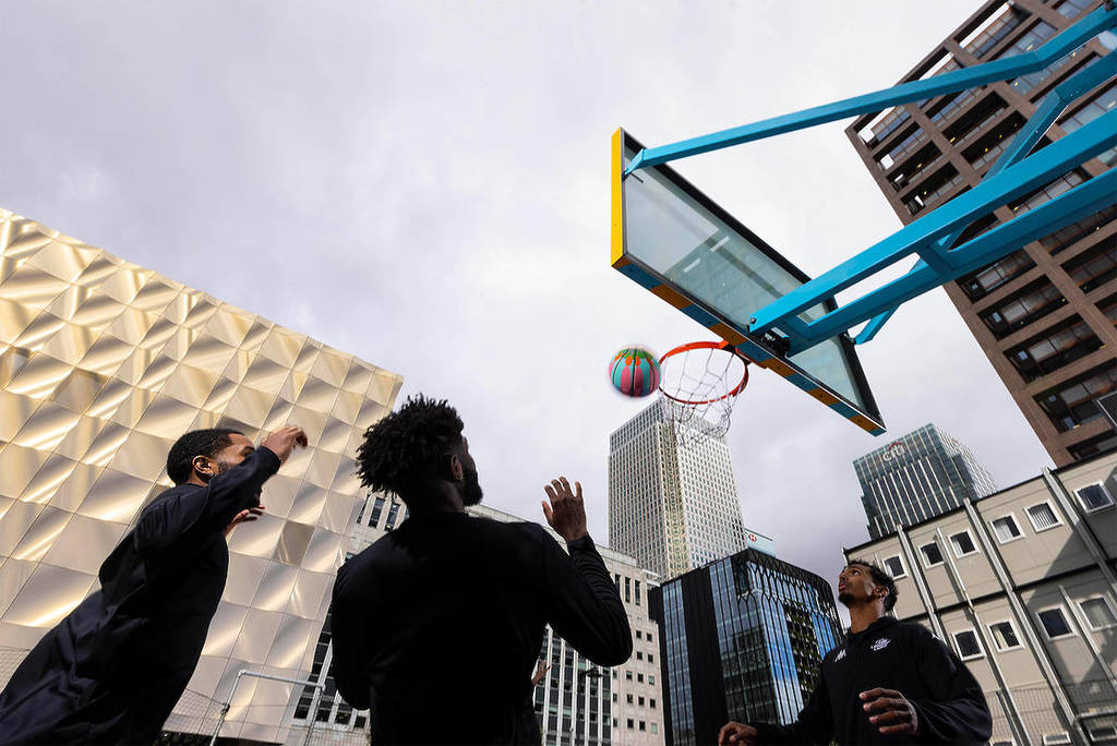 London Lions coaching a session in Canary Wharf