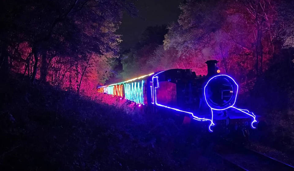 You Can Ride A Steam Train Covered In Lights In London Once Again This Winter