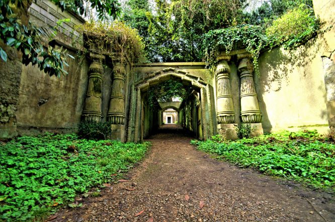 The spooky Highgate Cemetery with it's magnificent architecture in North London