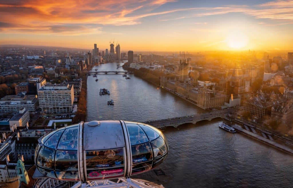 the view of the london sunset from the carriages of the London Eye