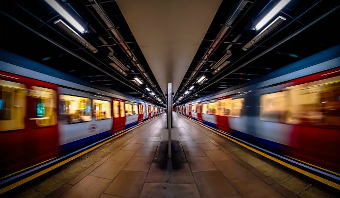You’ll Soon Be Able To Use Your Mobile Phones On The Tube